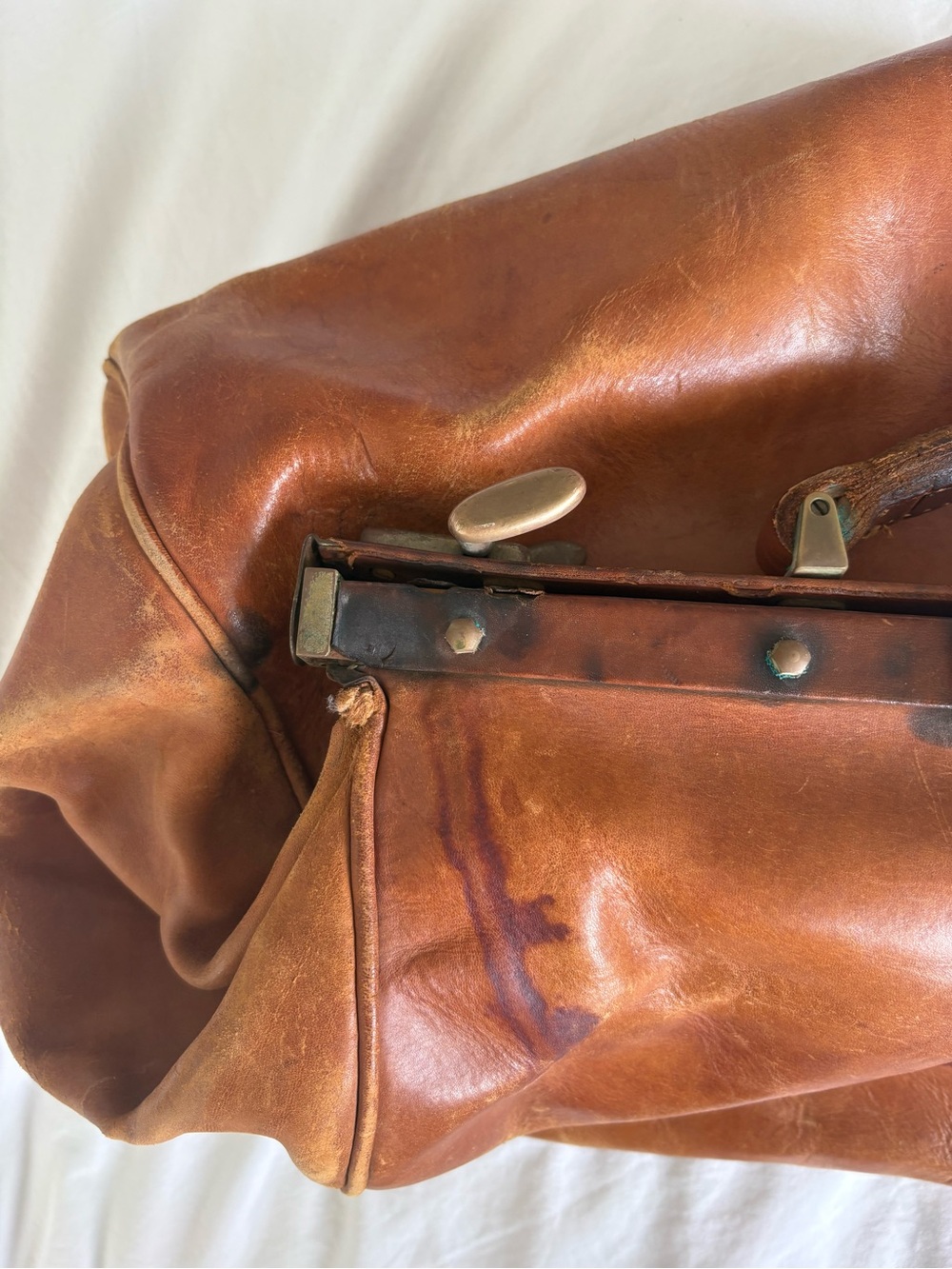 Vintage 1930s/40s Leather Gladstone Doctor Bag Prop Restoration 13x11x10.5 As Is - Picture 4 of 16